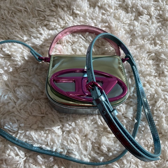 Diesel 1DR XS Crossbody Bag — Iconic Logo Mini Bag, Hard-to-Find - Picture 7 of 13
